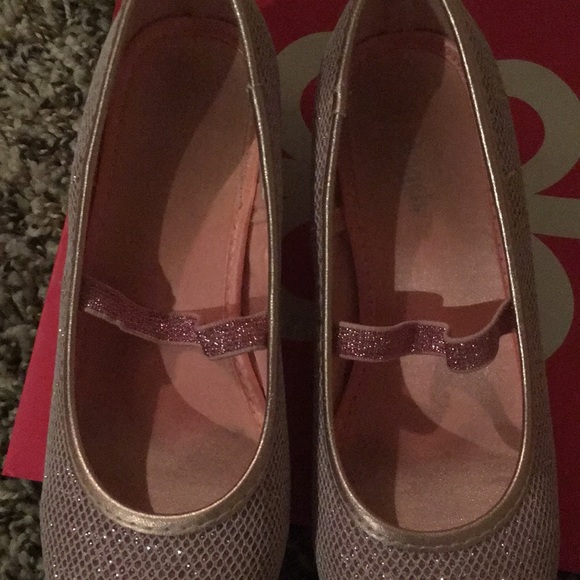 Pink Girl Heals - Picture 2 of 3